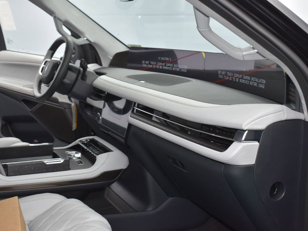 New 2026 Lincoln Navigator L Black Label image 16