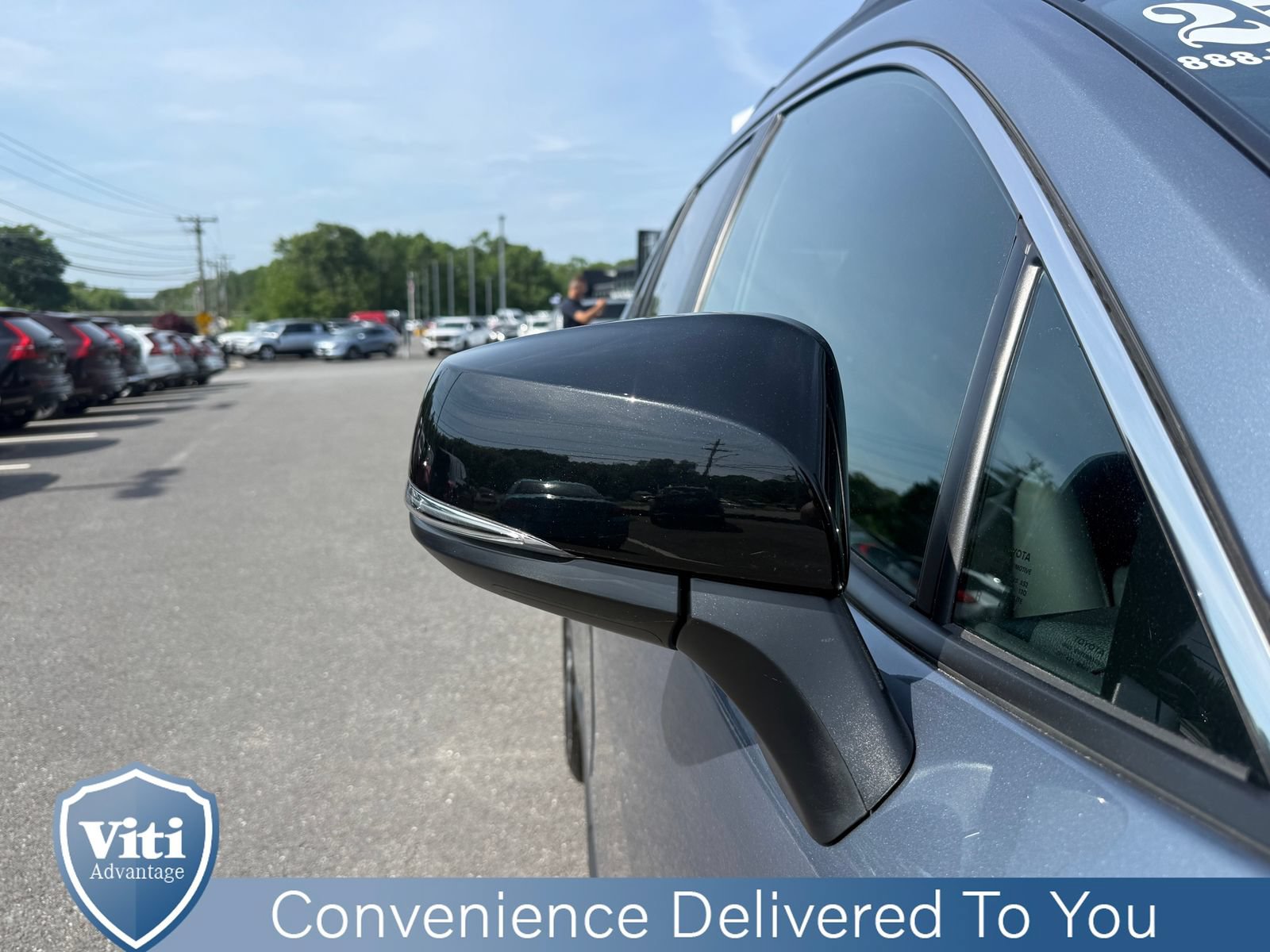 Used 2025 Toyota Corolla Cross XLE w/ Convenience Package AWD/4WD image 10