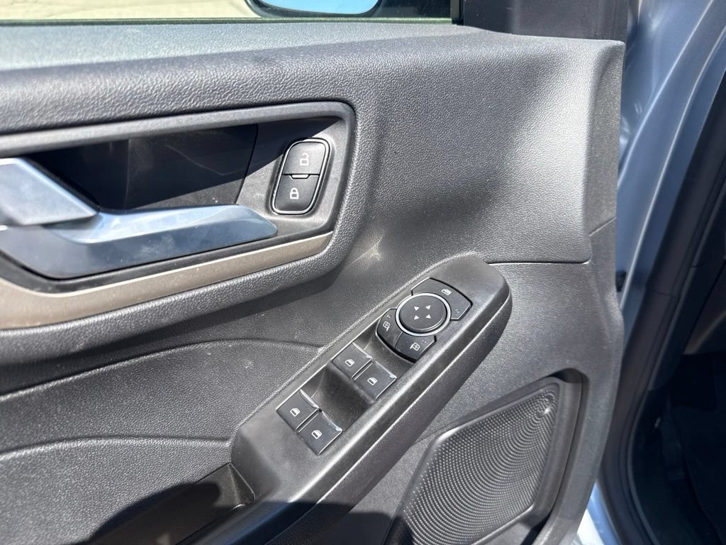 Used 2022 Ford Escape SEL w/ Equipment Group 302A AWD/4WD image 14