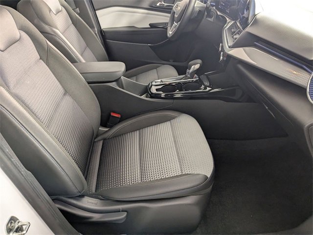 Used 2025 Chevrolet Trax LT w/ LT Convenience Package image 31