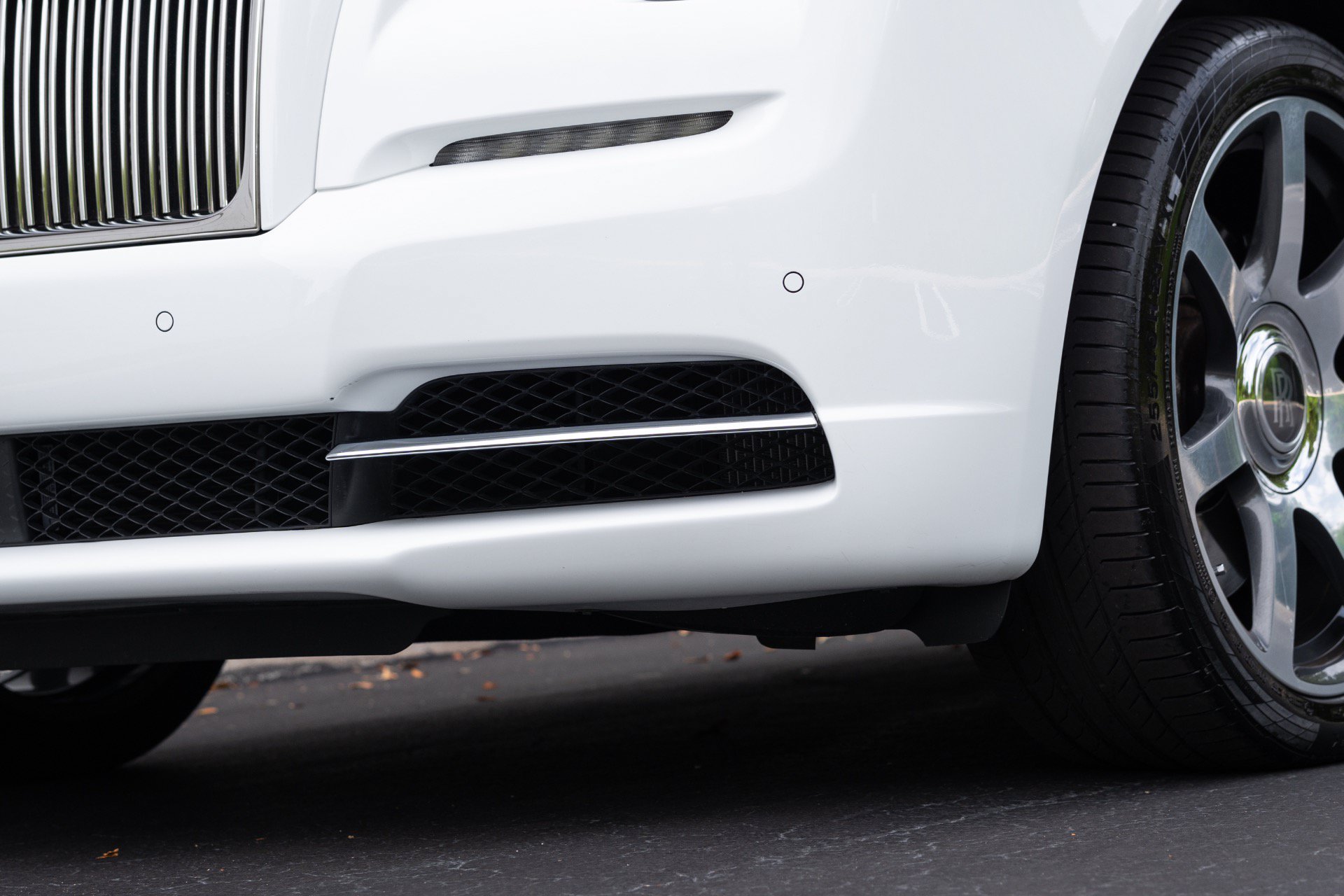 Used 2017 Rolls-Royce Dawn RWD image 29