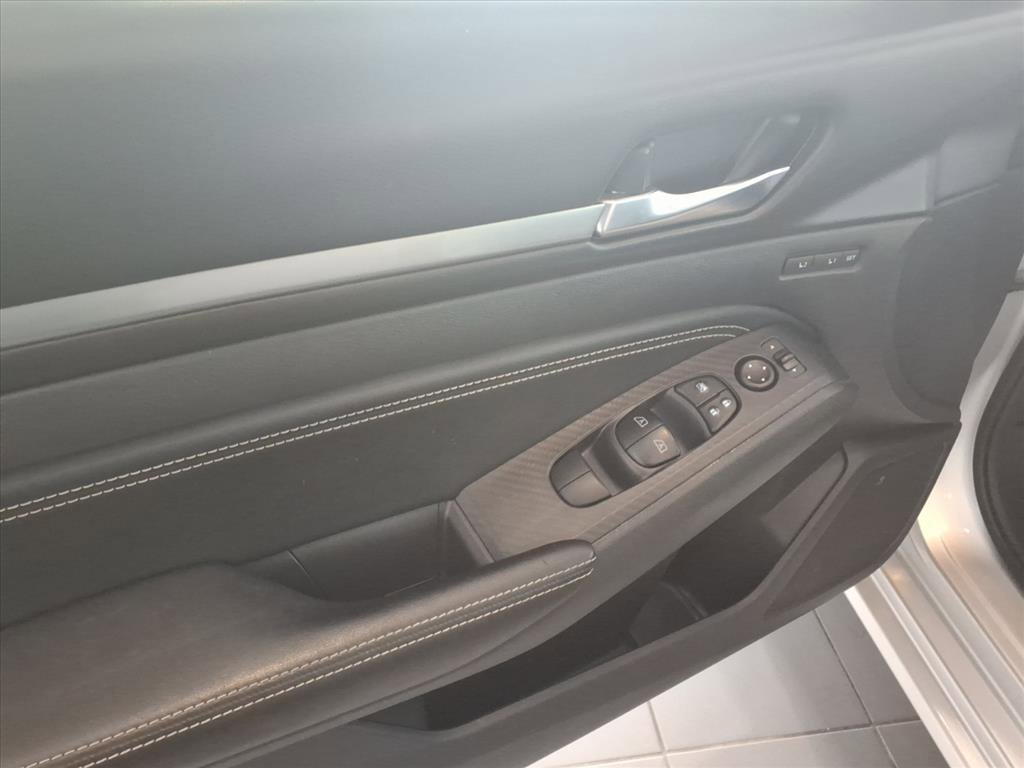 Used 2019 Nissan Altima 2.5 Platinum image 12