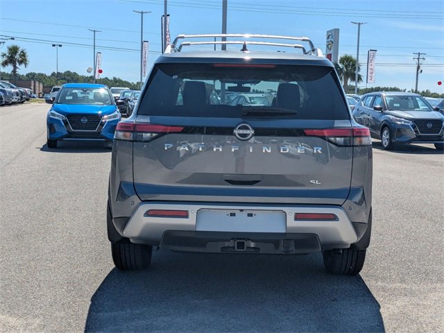 New 2025 Nissan Pathfinder SL image 4