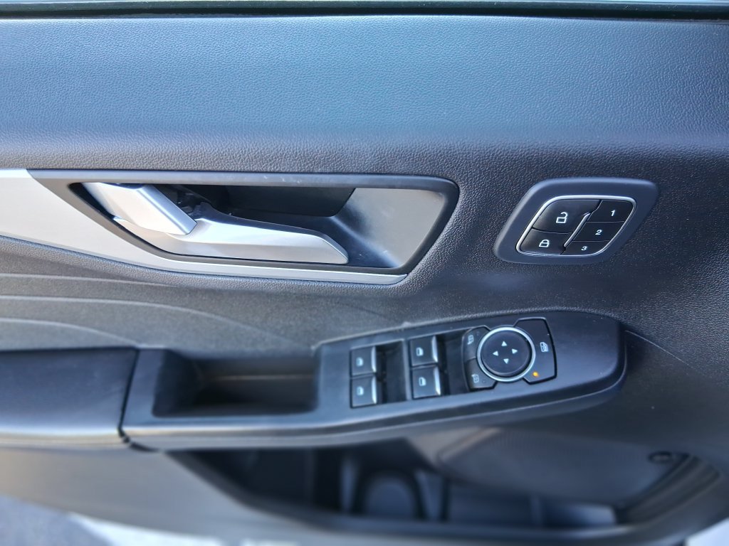 Used 2023 Ford Escape SE w/ PHEV Premium Package FWD image 20