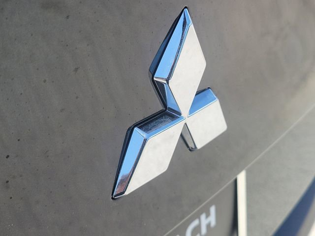 New 2025 Mitsubishi Outlander SEL image 6
