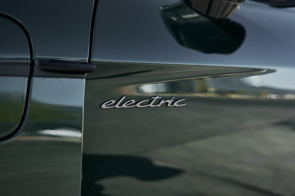 Used 2025 Porsche Taycan Turbo S w/ Premium Package image 8