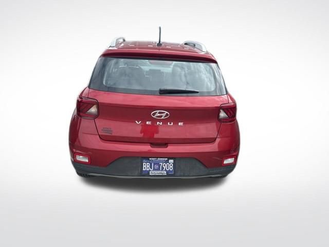 Used 2023 Hyundai Venue Limited w/ Cargo Package image 4