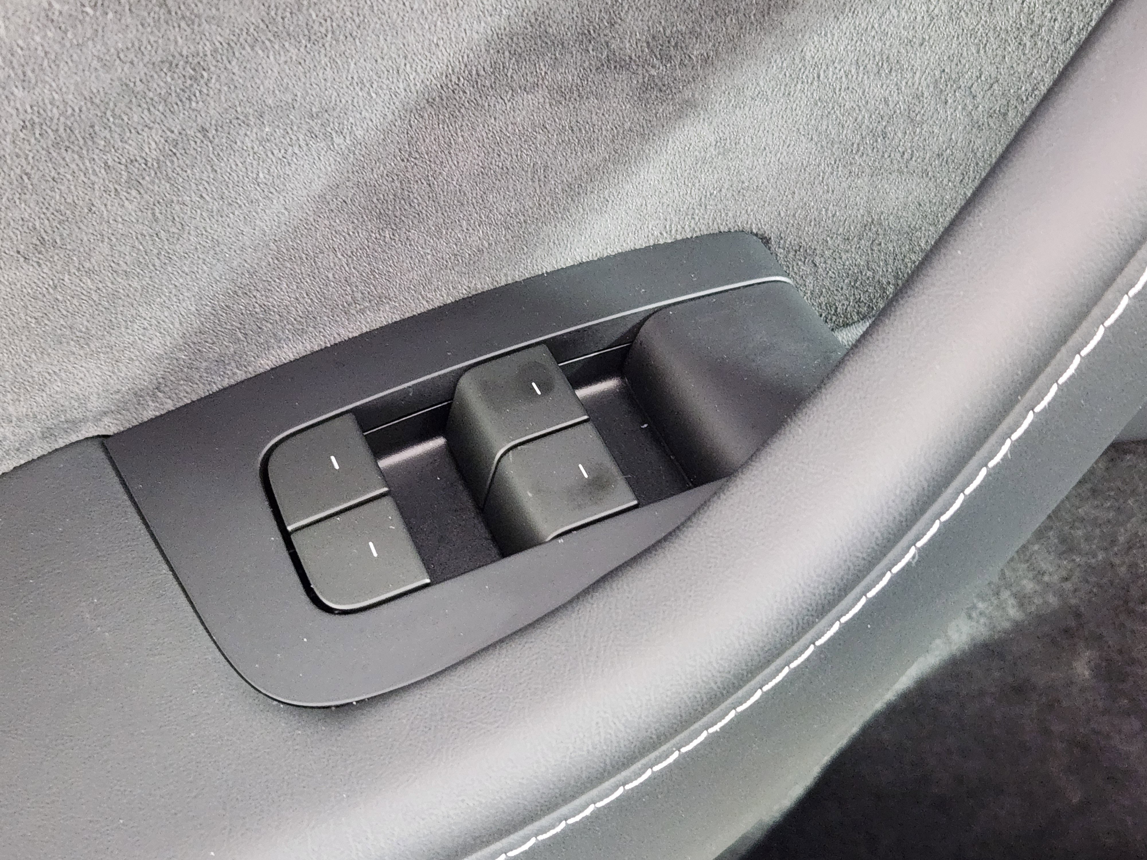 Used 2024 Tesla Model Y Long Range image 18