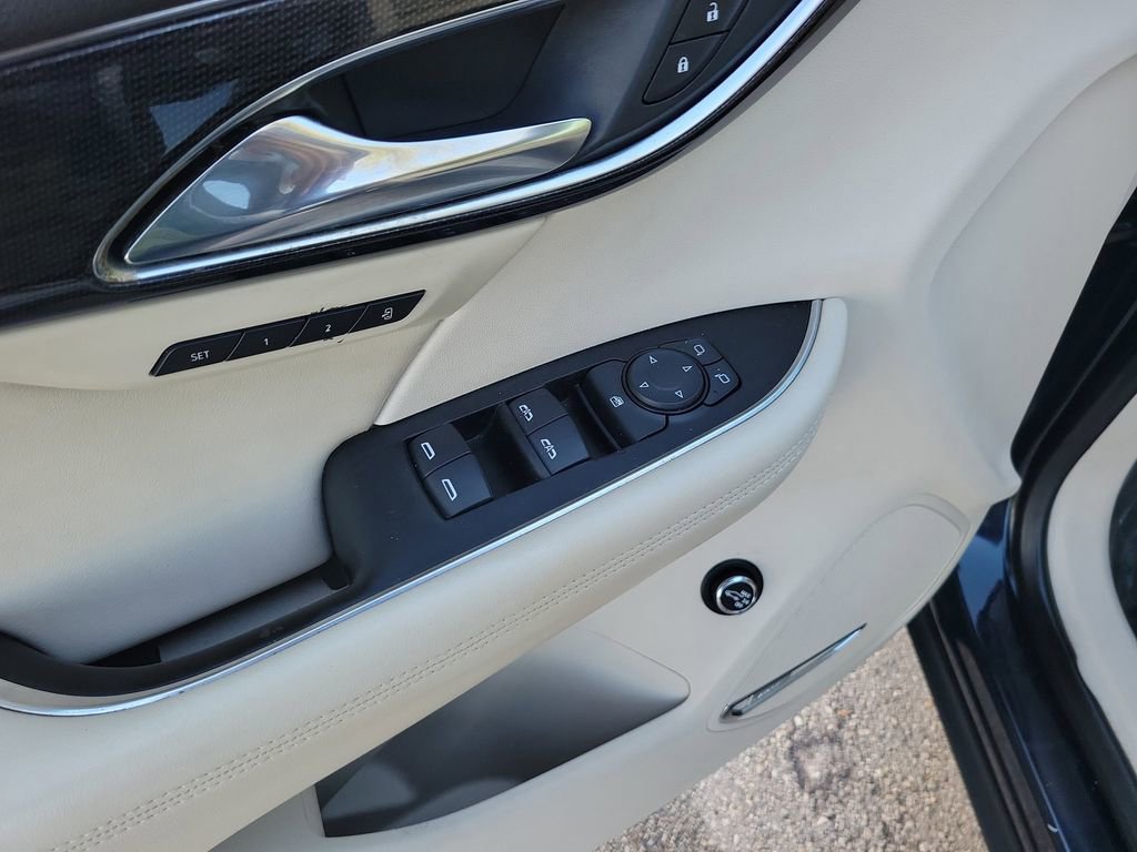 Used 2021 Buick Envision Essence w/ Technology Package I image 17