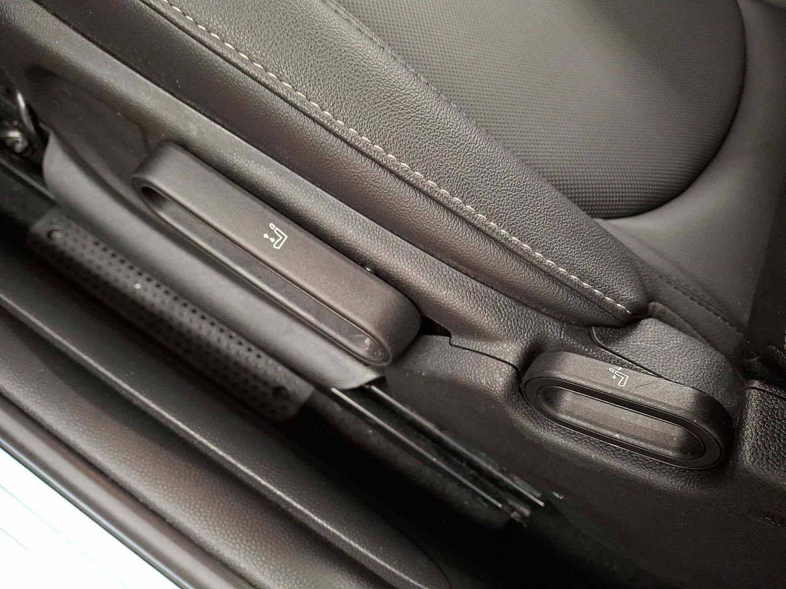 Certified 2023 MINI Cooper S image 13