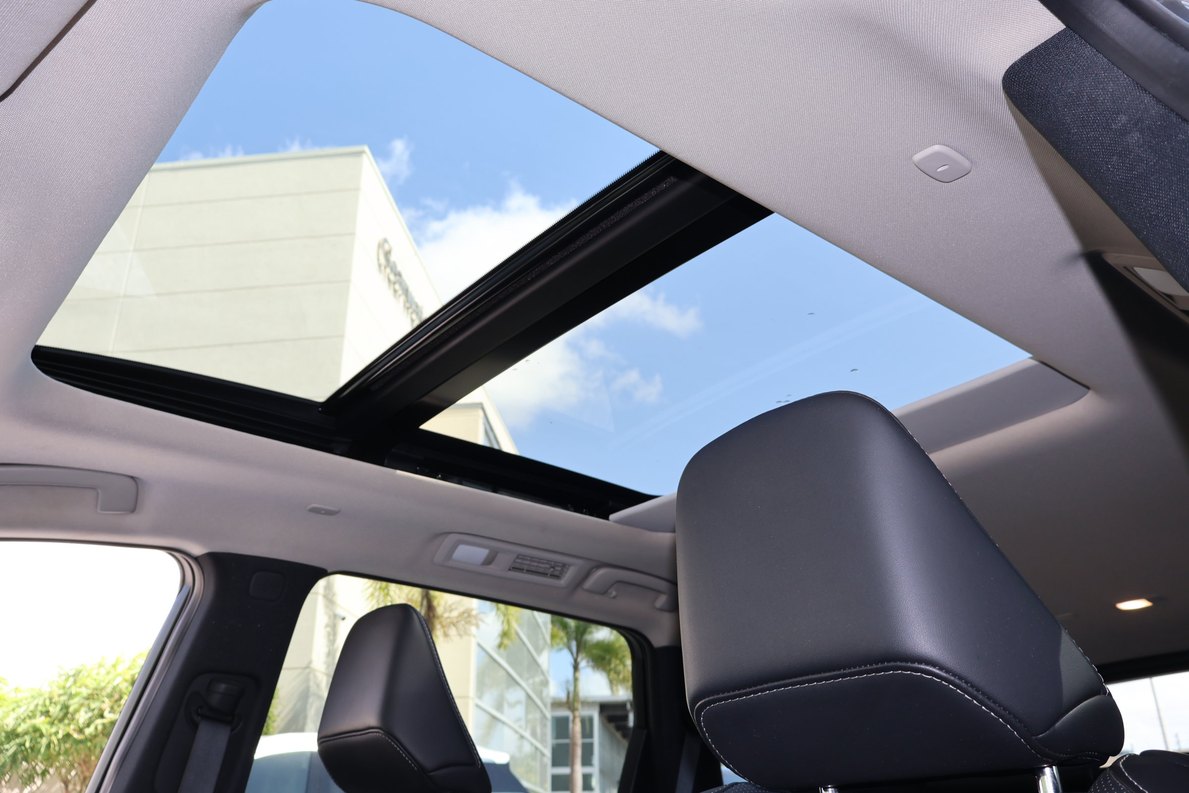 Certified 2025 INFINITI QX60 Pure FWD image 5