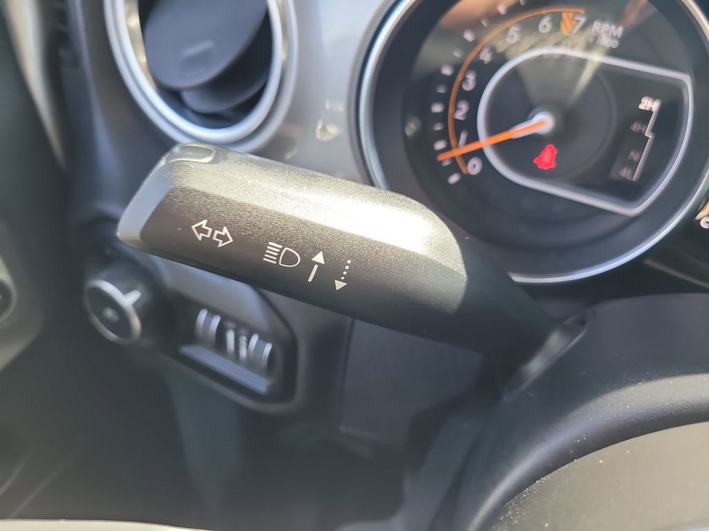 Used 2019 Jeep Wrangler Unlimited Sahara image 32