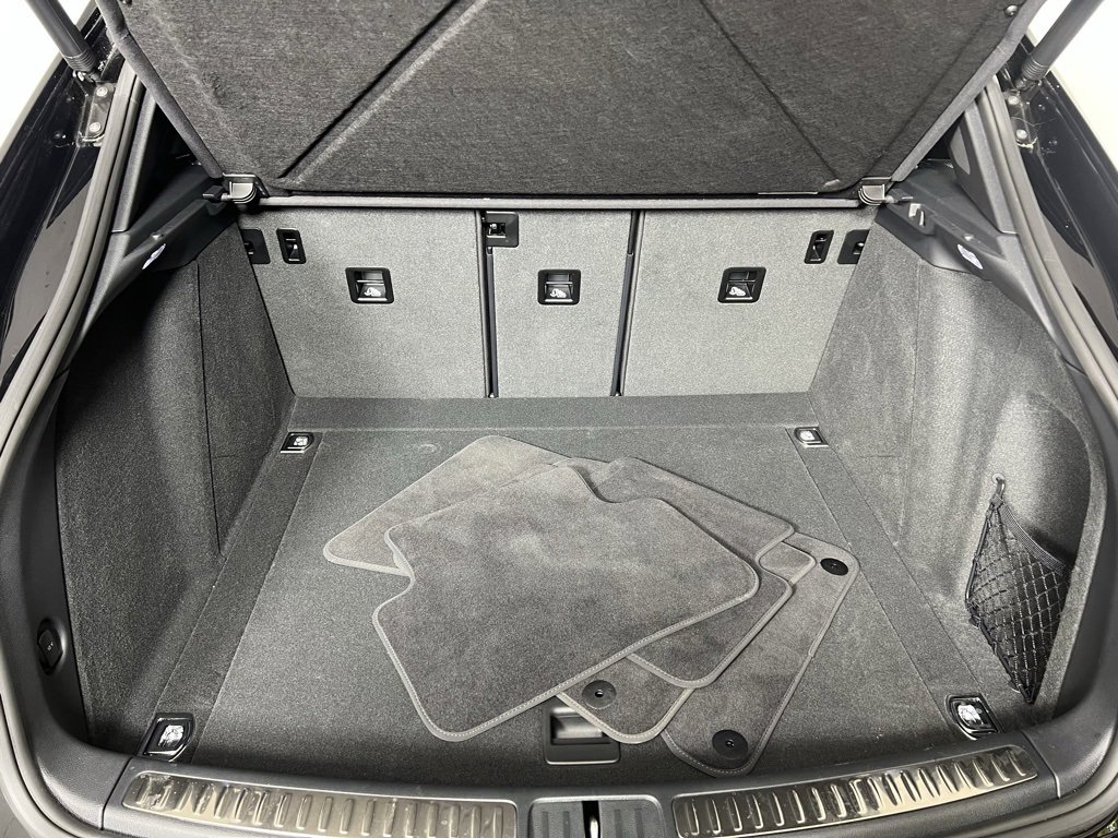 Used 2025 Porsche Macan image 17