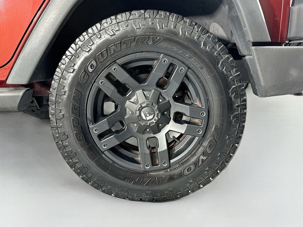 Used 2010 Jeep Wrangler Unlimited Sport RWD image 29