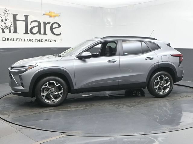 Used 2025 Chevrolet Trax LT FWD image 36
