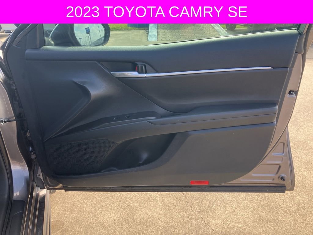 Used 2023 Toyota Camry SE image 12