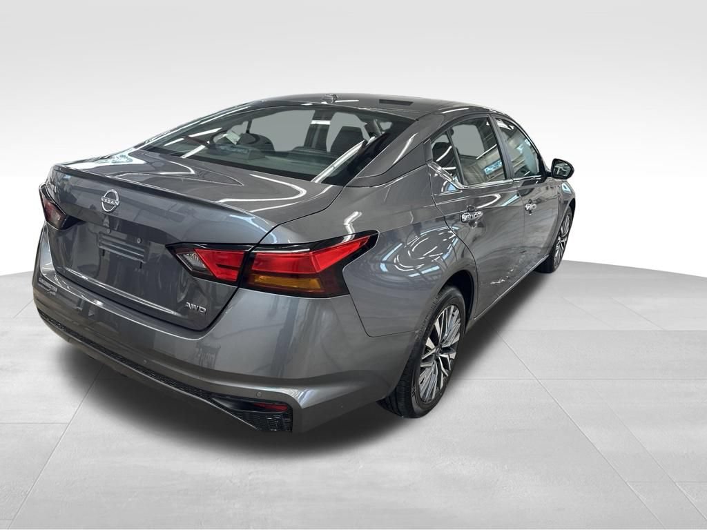 Used 2025 Nissan Altima 2.5 SV AWD/4WD image 32