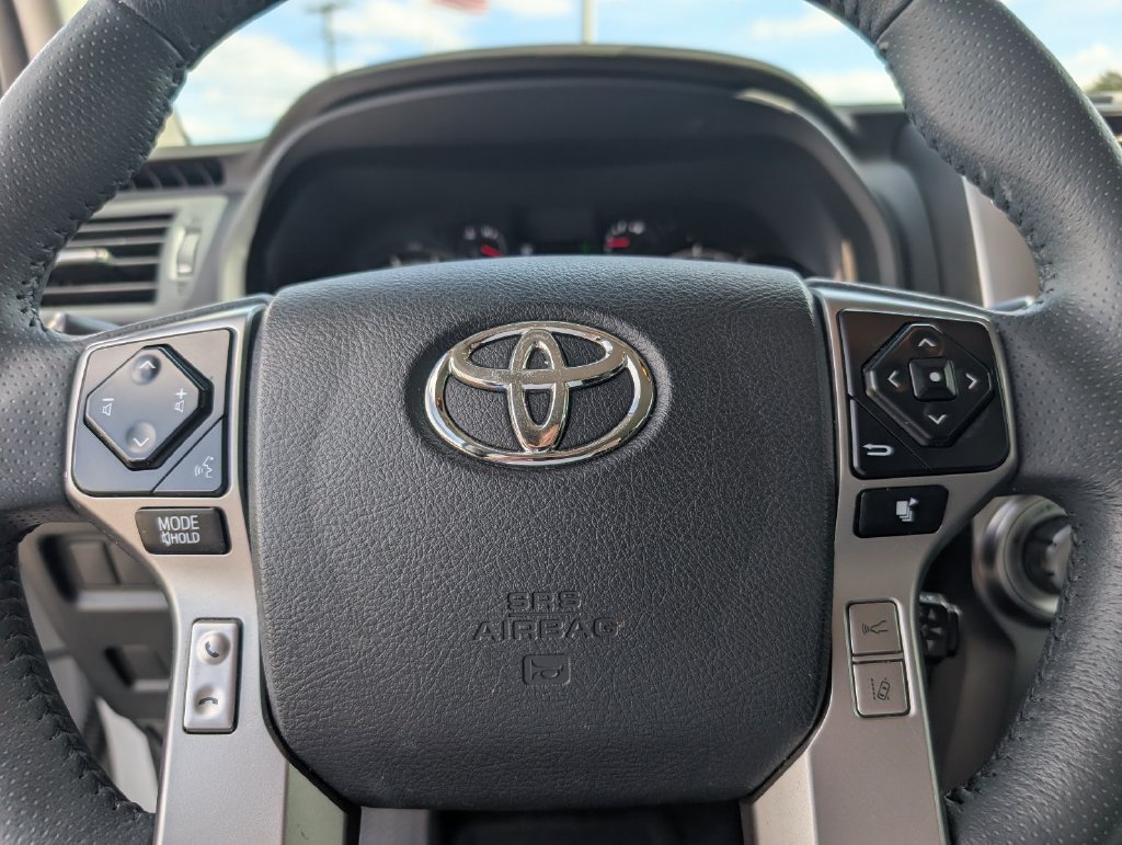 Used 2024 Toyota 4Runner SR5 AWD/4WD image 20