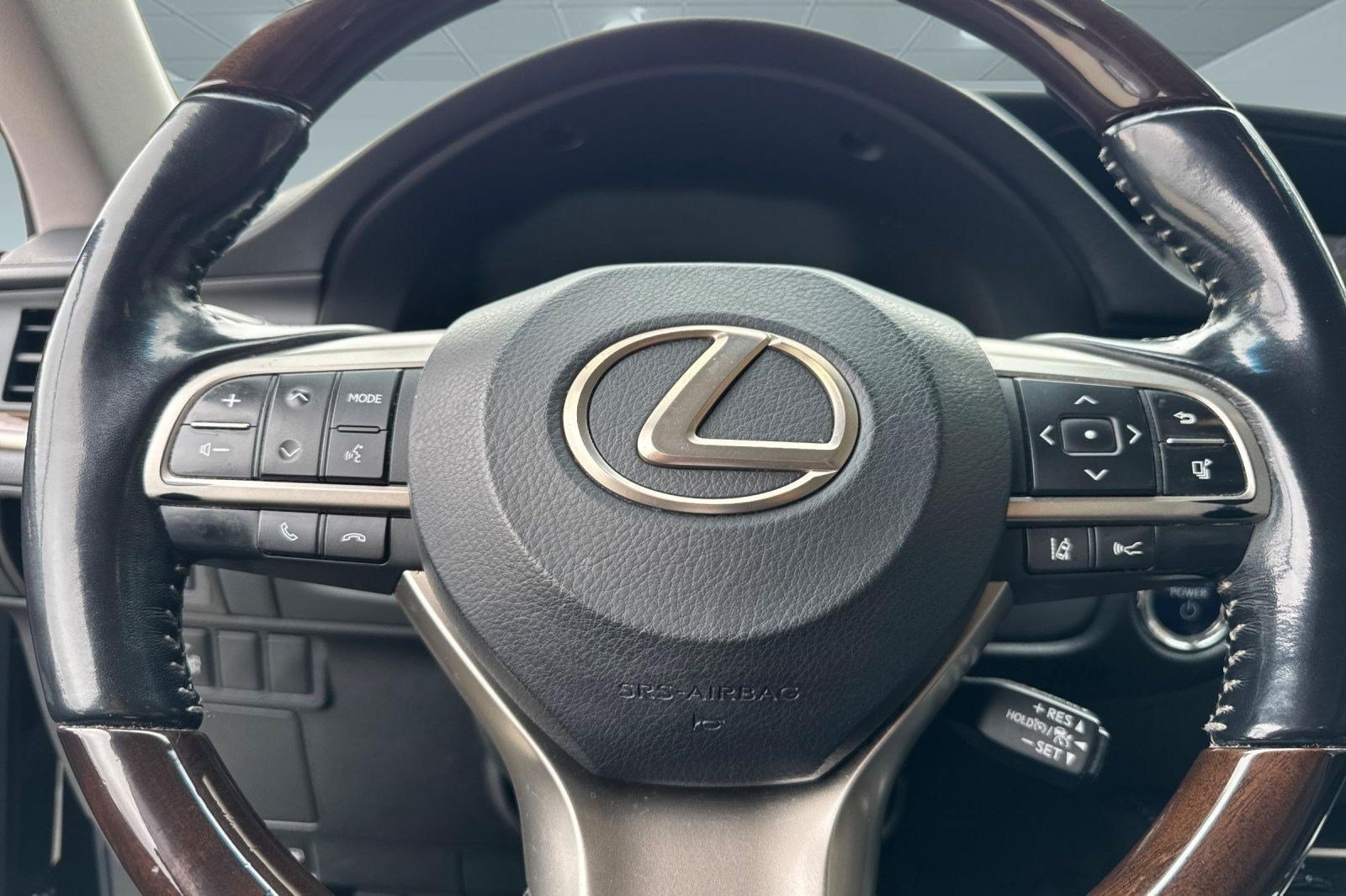 Used 2017 Lexus ES 300h w/ Navigation System Package FWD image 10
