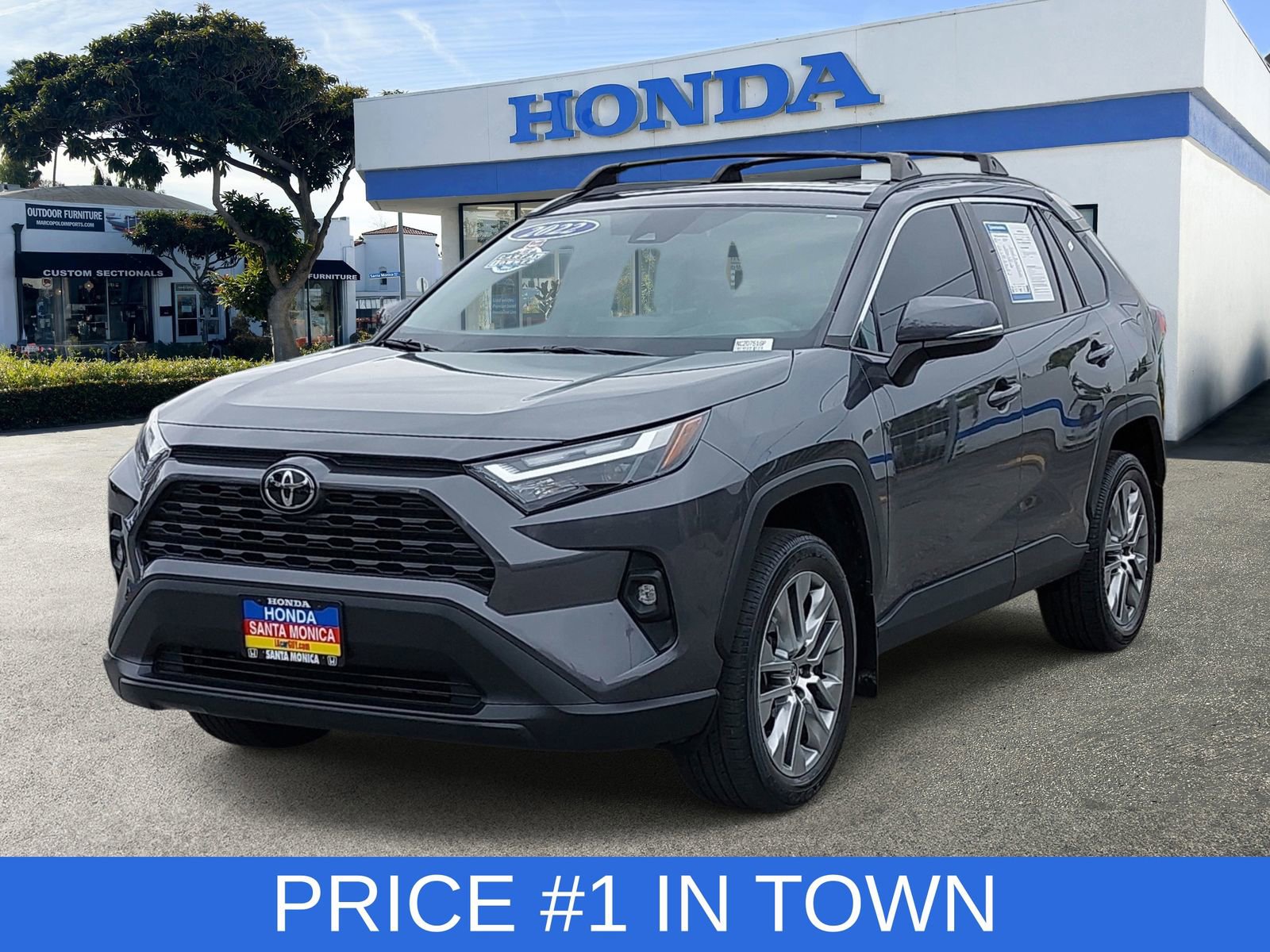 Used 2022 Toyota RAV4 XLE Premium FWD image 1