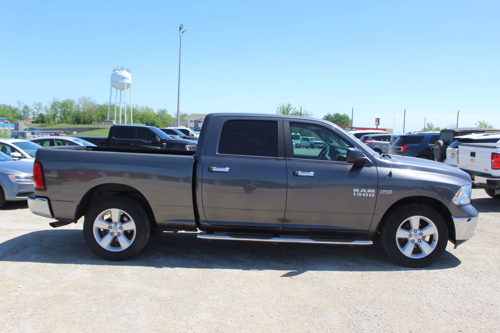 Used 2016 RAM 1500 Classic SLT AWD/4WD image 7