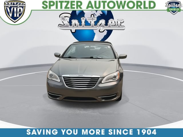 Used 2012 Chrysler 200 Touring FWD image 4