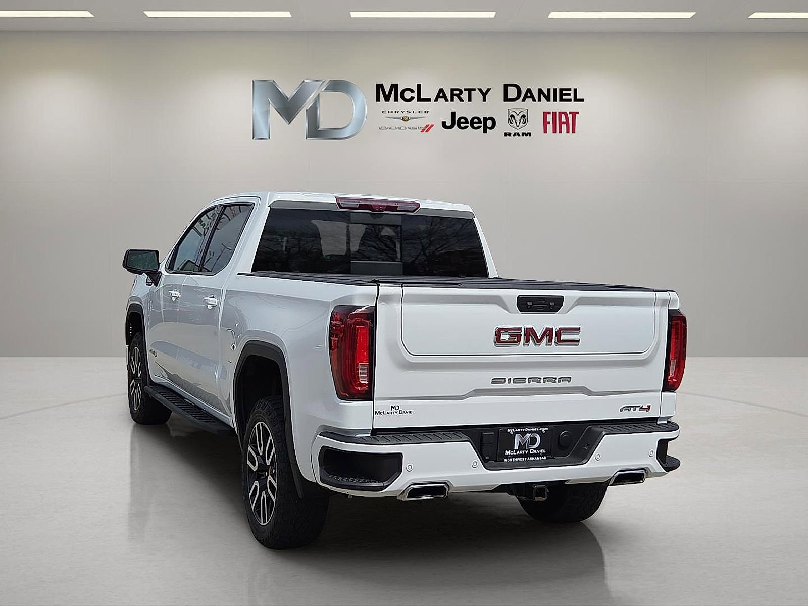 Used 2024 GMC Sierra 1500 AT4 w/ Technology Package image 4