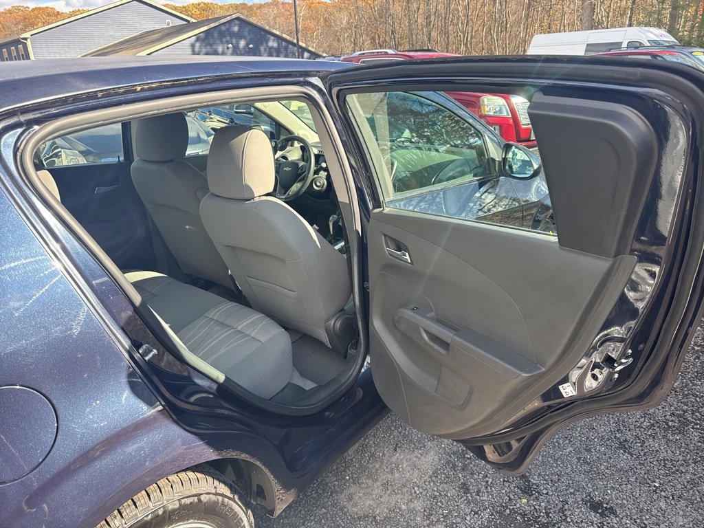 Used 2015 Chevrolet Sonic LT image 30