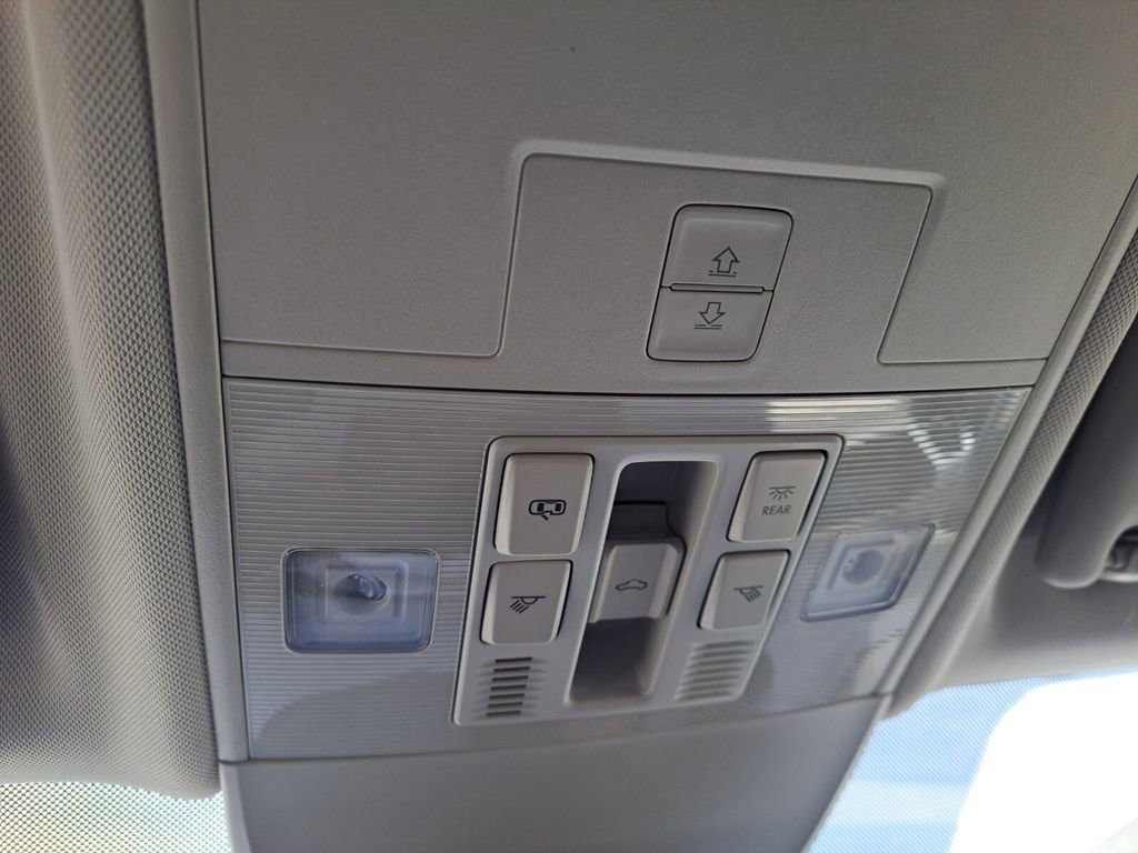 New 2025 Volkswagen Taos SEL image 17