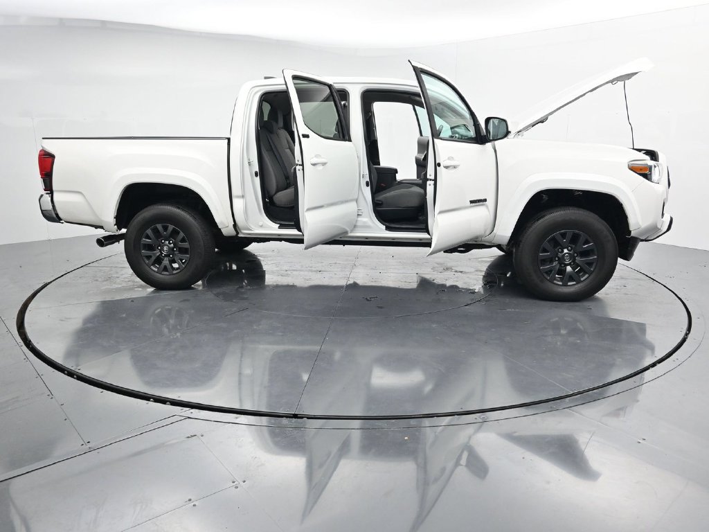 Used 2023 Toyota Tacoma SR5 AWD/4WD image 41
