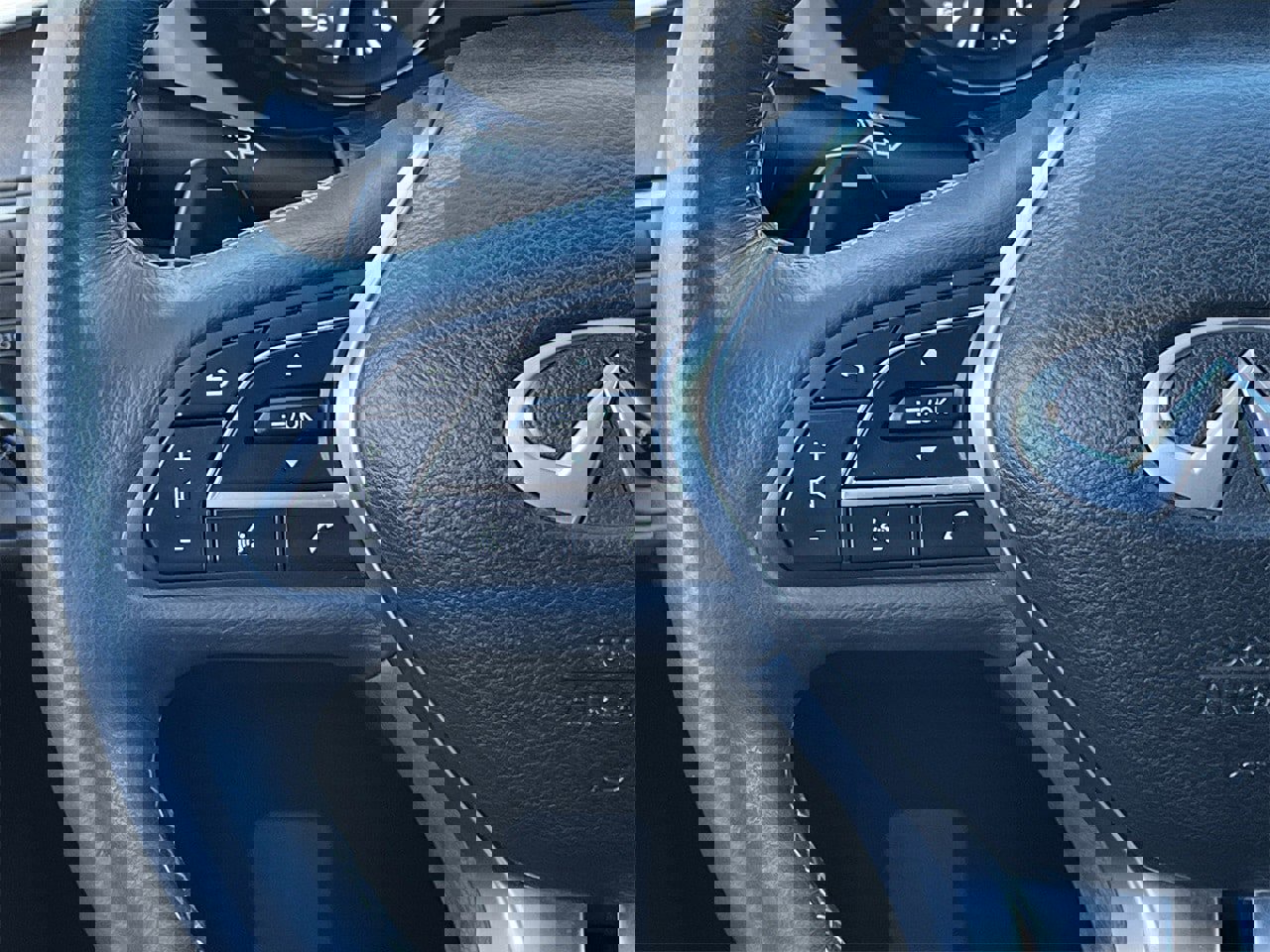 Used 2021 INFINITI QX50 Luxe image 12