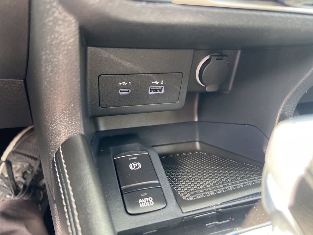 Certified 2024 Nissan Kicks SV image 54