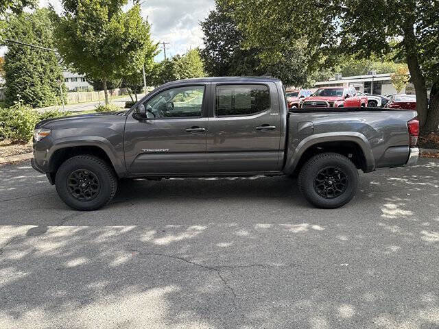 Used 2022 Toyota Tacoma SR5 image 3