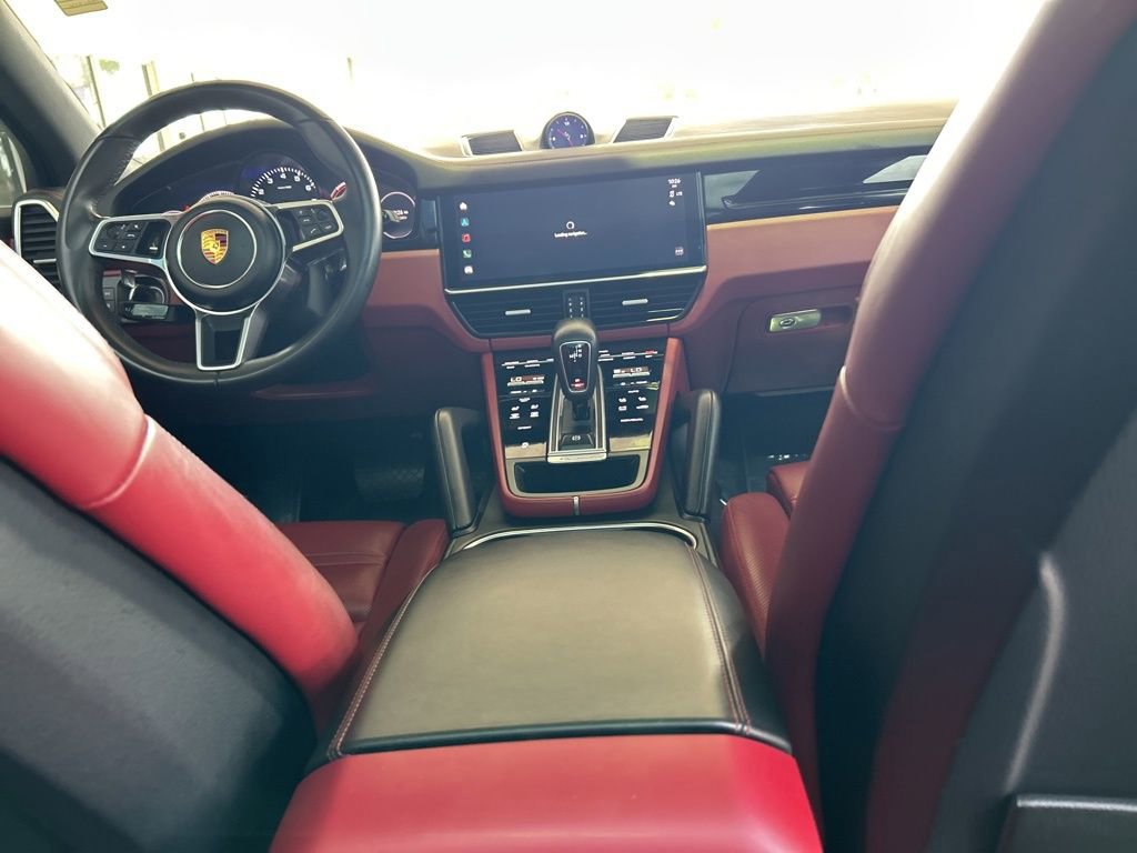 Used 2022 Porsche Cayenne w/ Premium Package Plus image 27