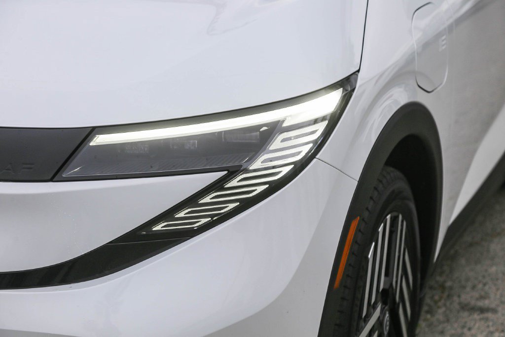 New 2026 Nissan Leaf SV+ w/ Illuminated Package FWD image 4