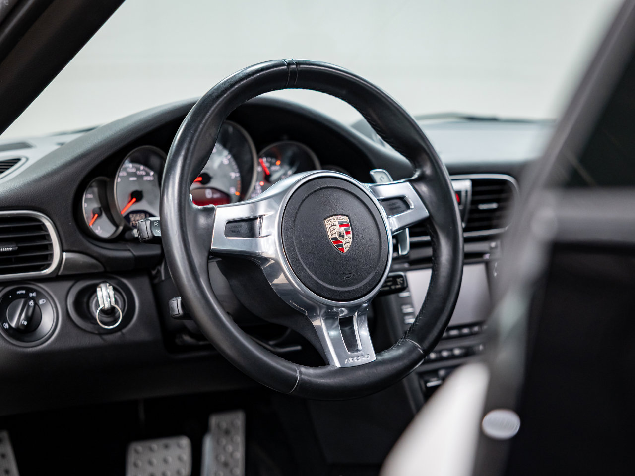 Used 2011 Porsche 911 Carrera S image 39