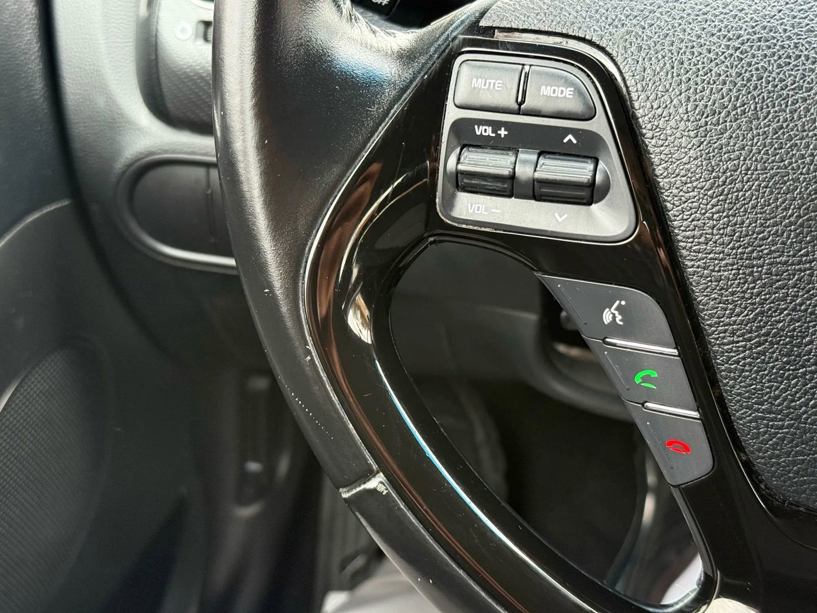 Used 2018 Kia Forte S FWD image 19