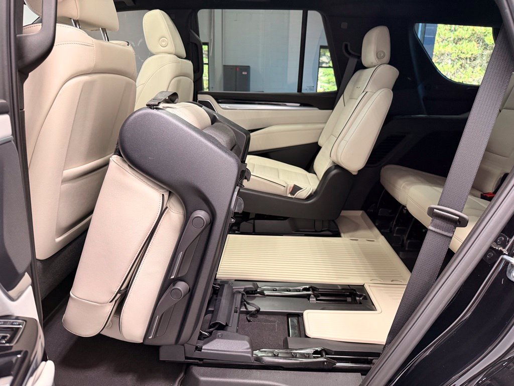 Used 2026 Cadillac Escalade Sport w/ Touring Package AWD/4WD image 20