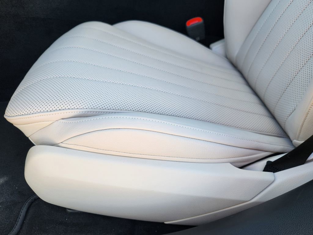 New 2026 Mercedes-Benz E 350 4MATIC Sedan image 23