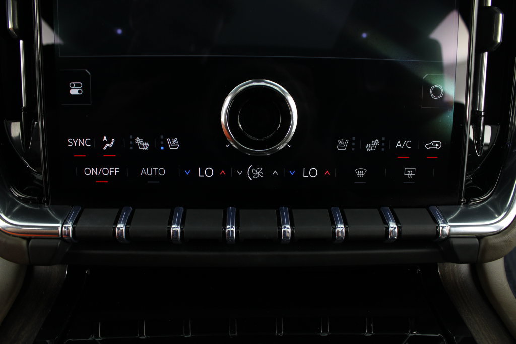 Used 2026 GMC Yukon Denali Ultimate w/ LPO, Illumination Package AWD/4WD image 28
