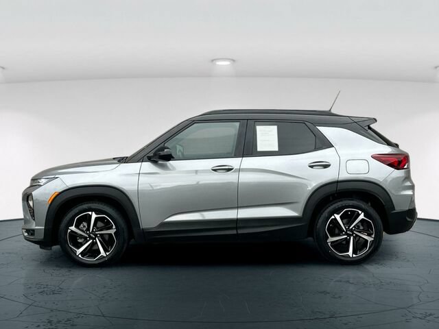 Used 2023 Chevrolet TrailBlazer RS w/ Sun and Liftgate Package FWD image 3