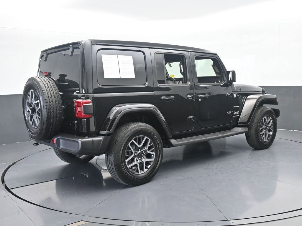 Used 2024 Jeep Wrangler Sahara image 6