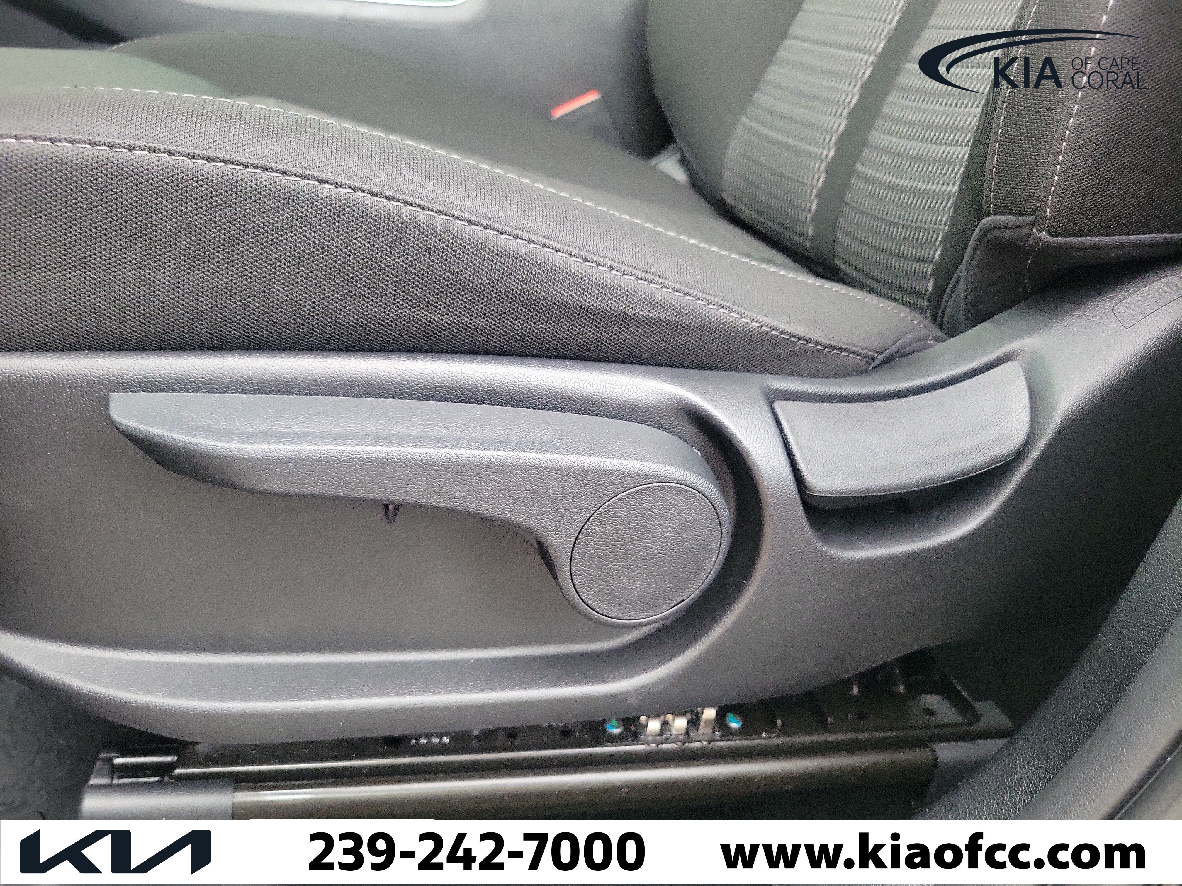 Certified 2023 Kia Sorento LX FWD image 26