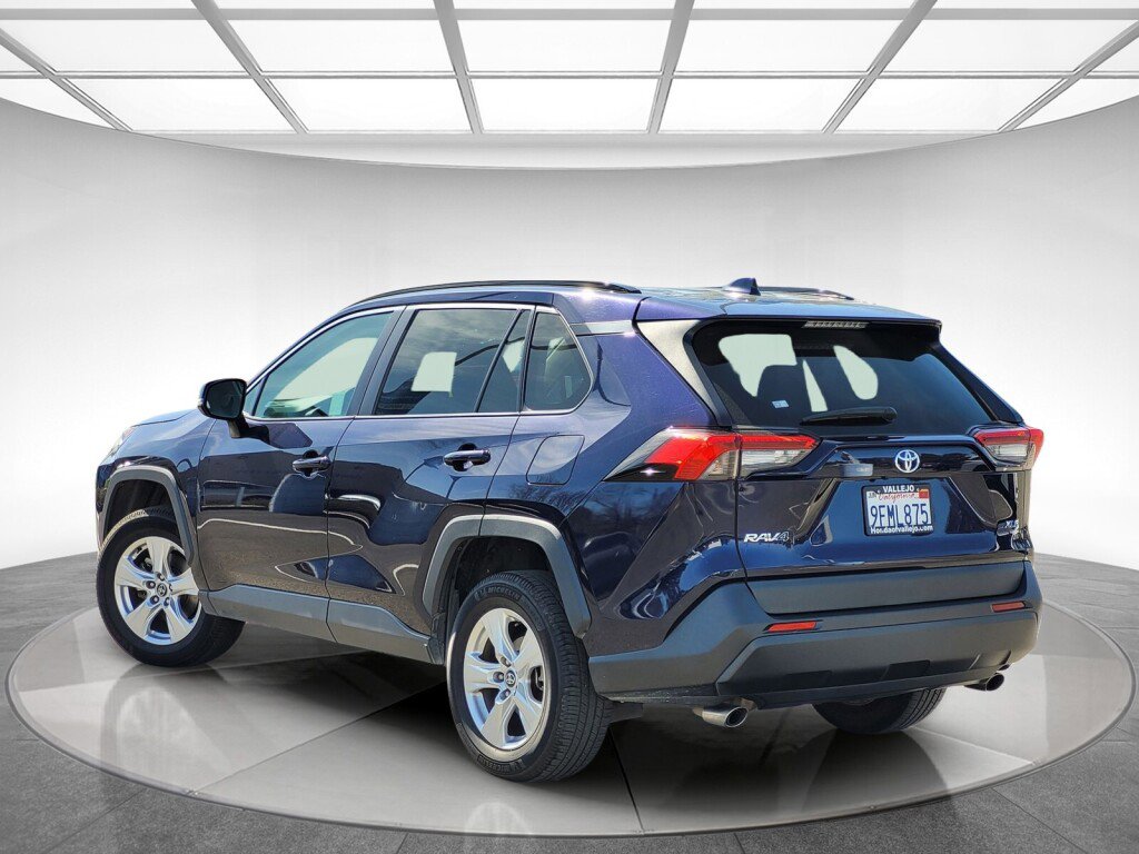 Used 2020 Toyota RAV4 XLE w/ Convenience Package image 5