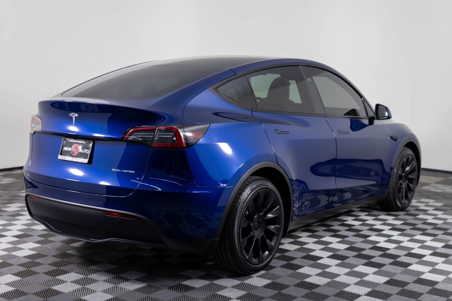 Used 2024 Tesla Model Y Long Range image 7