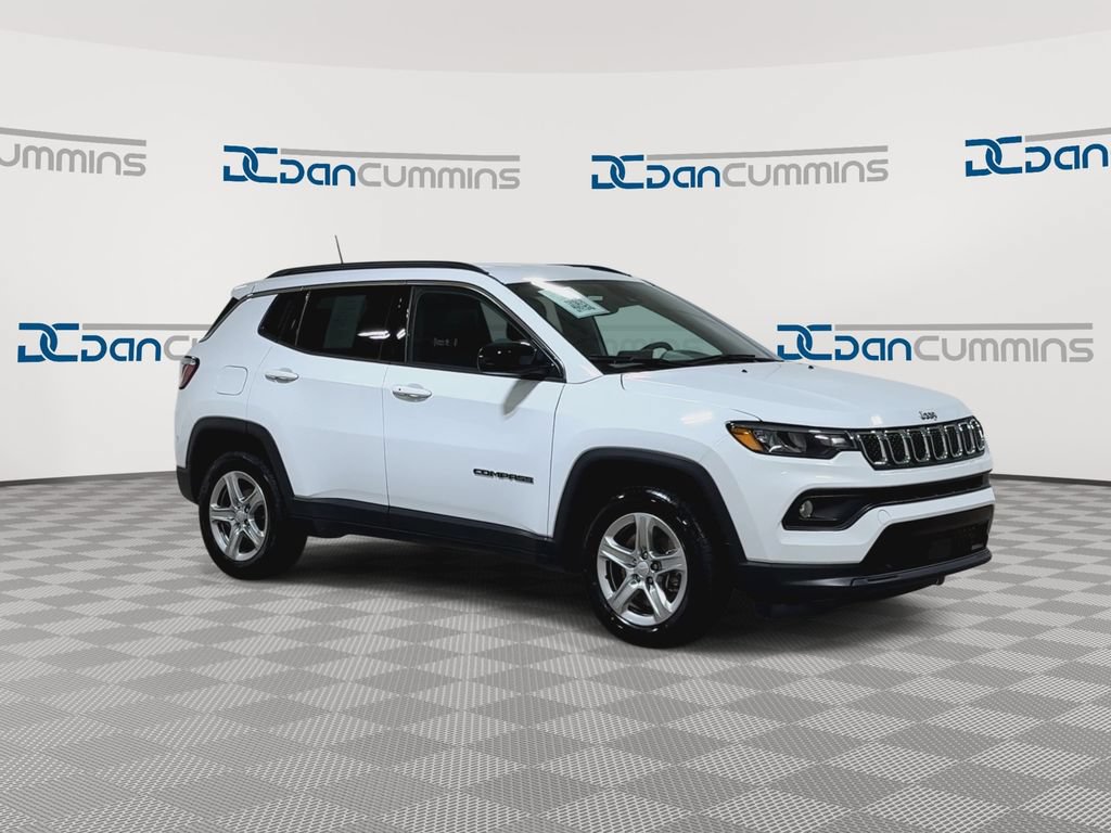 Used 2024 Jeep Compass Latitude w/ Altitude Special Edition AWD/4WD image 3