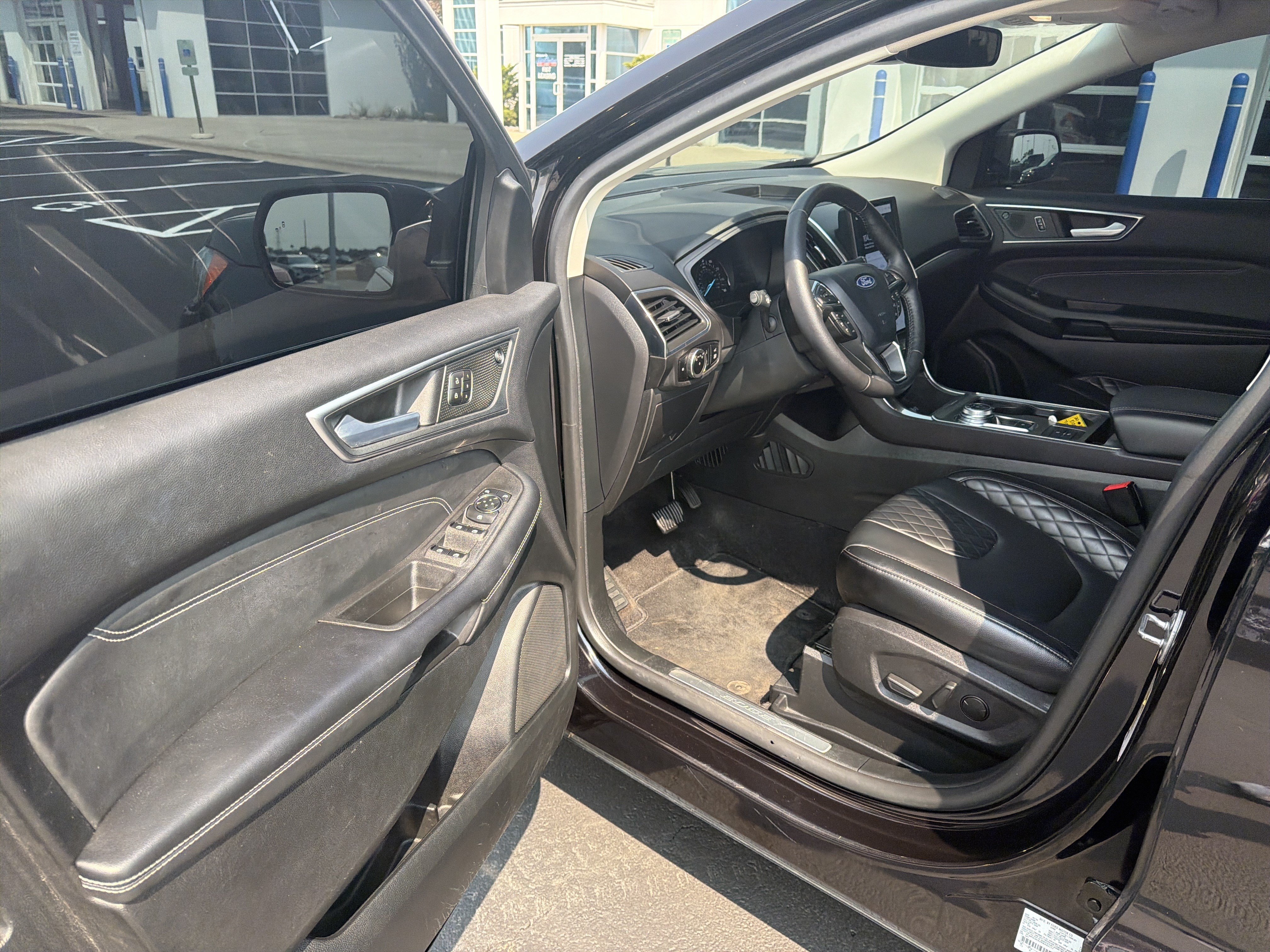 Used 2024 Ford Edge Titanium AWD/4WD image 18