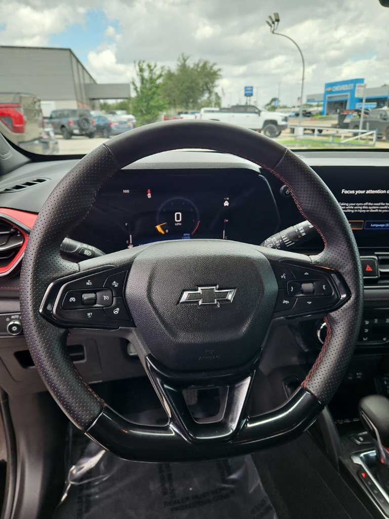 Used 2025 Chevrolet TrailBlazer RS w/ Convenience Package FWD image 13
