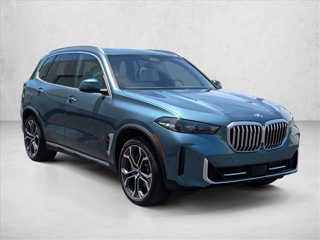 Used 2024 BMW X5 xDrive50e w/ Parking Assistance Package AWD/4WD image 3