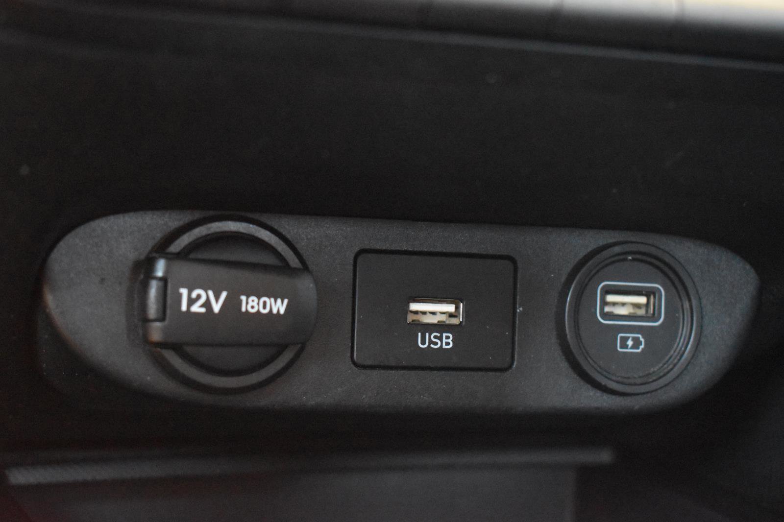 Used 2021 Hyundai Elantra SE image 11